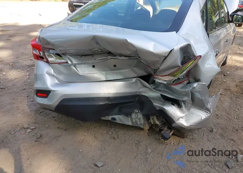 2019 Nissan Sentra S z USA, uszkodzony, nr VIN 3N1AB7AP1KY243945